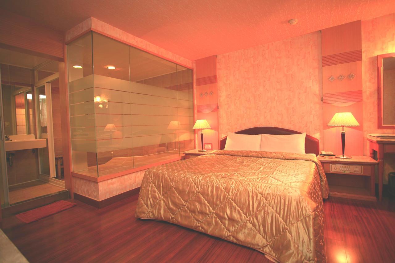 Paiwei Motel Tainan Exterior foto